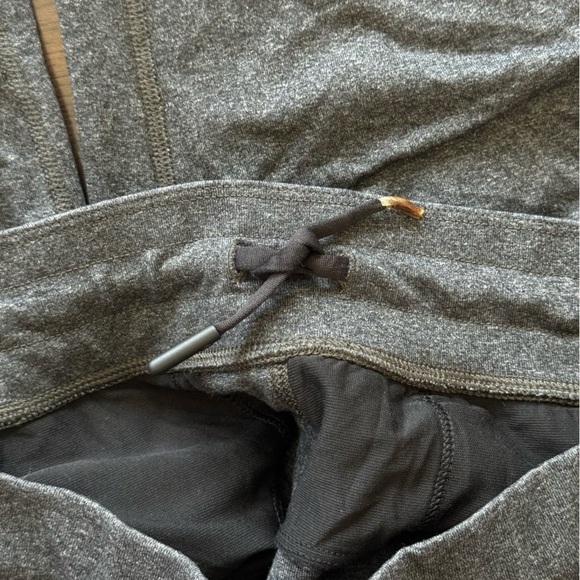 Lululemon Hidden Drawstring Pants with Pockets Size Medium Men - Picture 4 of 9